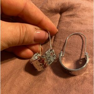 Silver earrings. NEW no tags